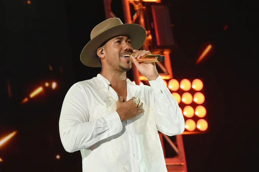 Romeo Santos: The Bachata King’s Net Worth, Rise to Fame, and Personal Life